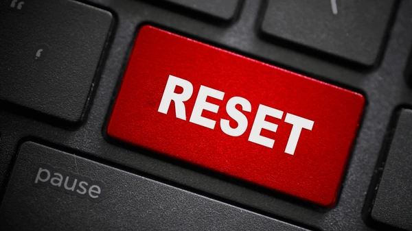 【市场分析】美元崩盘与重启：加密货币投资者必须了解的两种情景